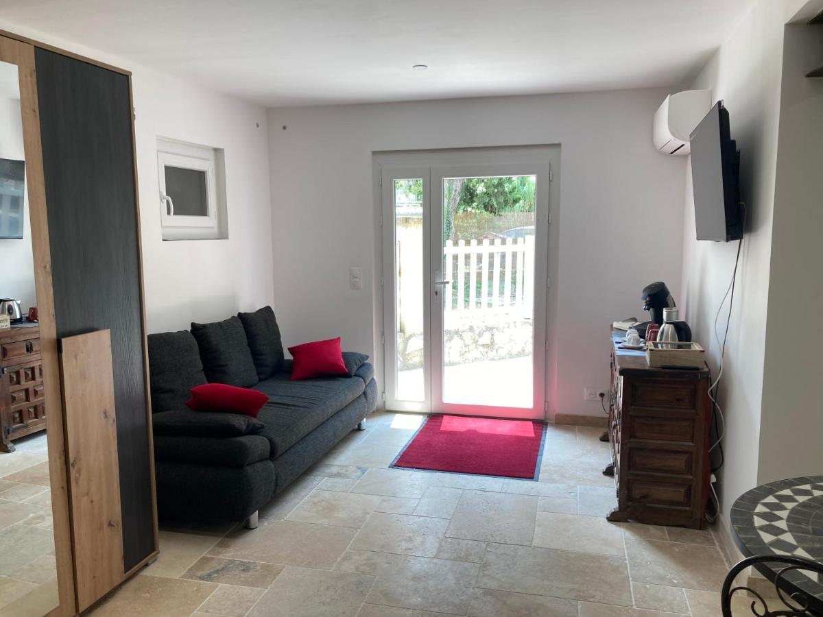 Le Studio D Aurelie Avec Spa Ete En Pleine Campagne Et Proche De Toute Commodite 로크모르 외부 사진